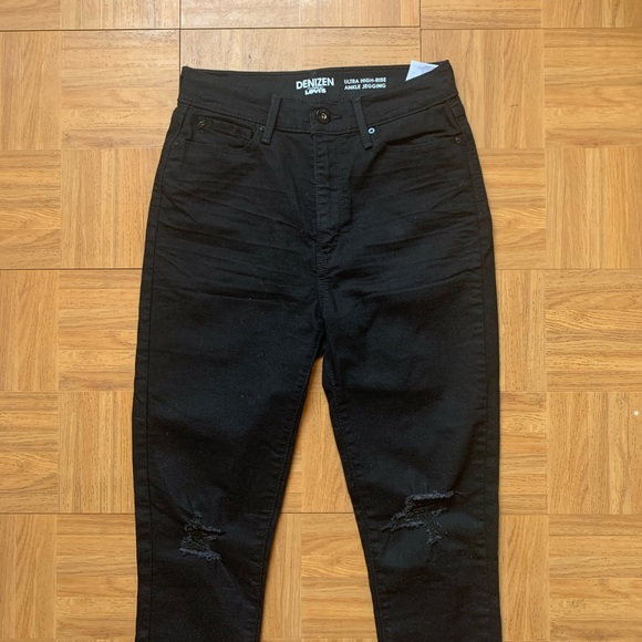 Black Levi Jeans! - Picture 2 of 4